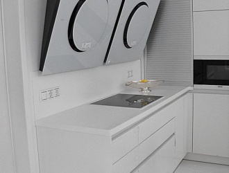 Blat de bucatarie cu placare murala din material compozit Kerrock