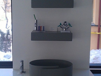Stand showroom di material compozit
