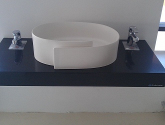 Stand showroom di material compozit