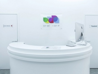 Mobilier receptie termoformata din material compozit