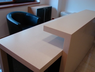 Mobilier receptie din material compozit