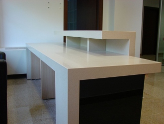 Mobilier receptie din material compozit