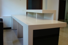 Mobilier receptie din material compozit