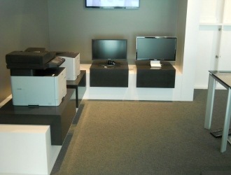 Expozitoare din material compozit